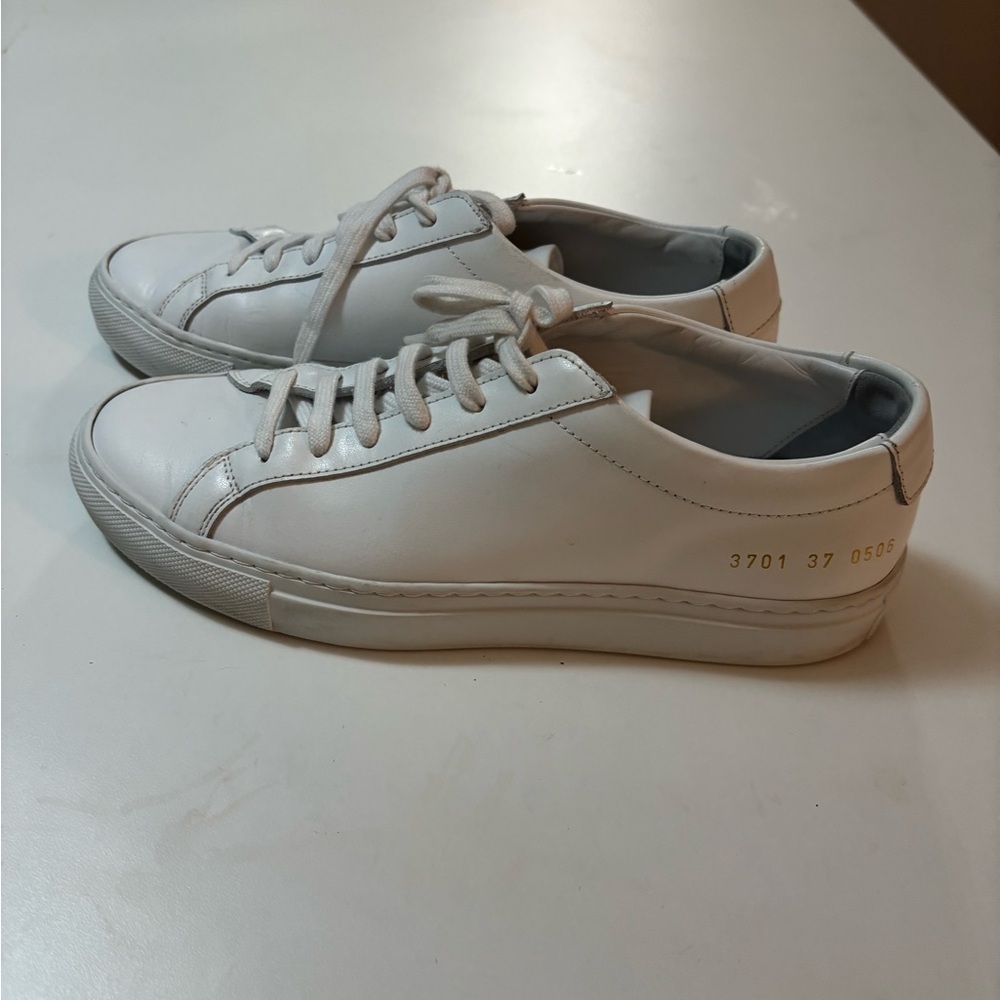 Common Projects White Leather Low-Top Sneakers with Gold Foil Detail - Picture 4 of 8